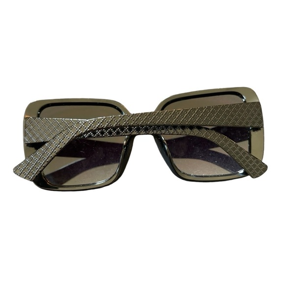 Tahari Butterfly Oversized Sunglasses Shiny Black Frame Smoke Gradient Lens - Picture 5 of 8